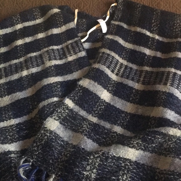 Cotton/Alpaca wrap poncho - Picture 3 of 7